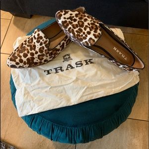 Trask Farrah women’s white calf hair leopard print loafers